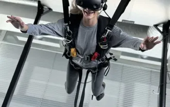 Simulátor seskoku padákem s VR Simulátor seskoku padákem s VR – dárek a zážitek