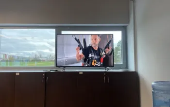Simulátor seskoku padákem s VR
