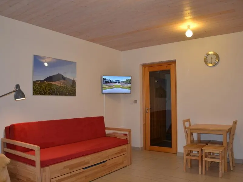 Čtyřpatrový hotel u lanovky na Sněžku