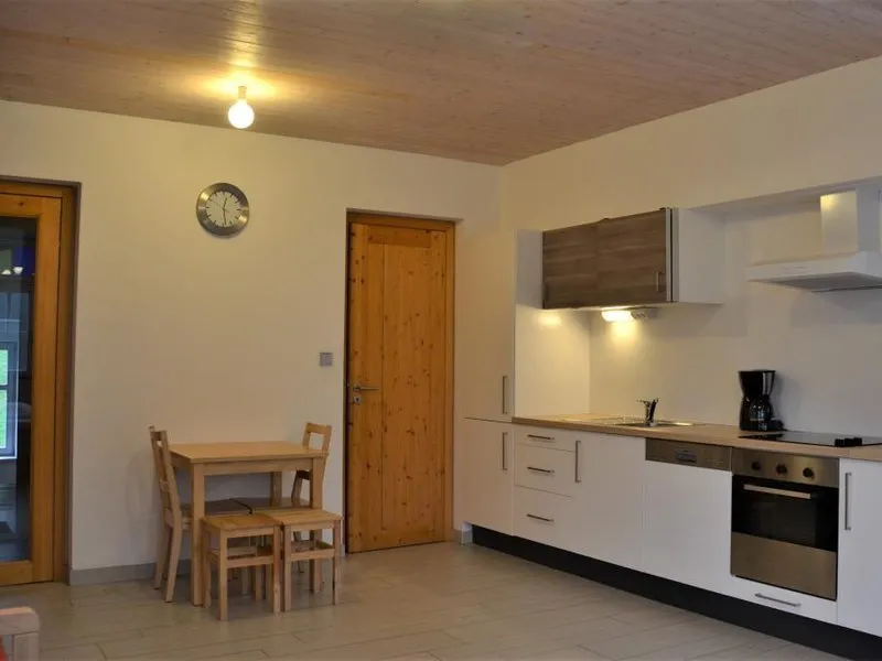 Čtyřpatrový hotel u lanovky na Sněžku
