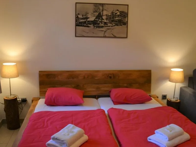 Čtyřpatrový hotel u lanovky na Sněžku
