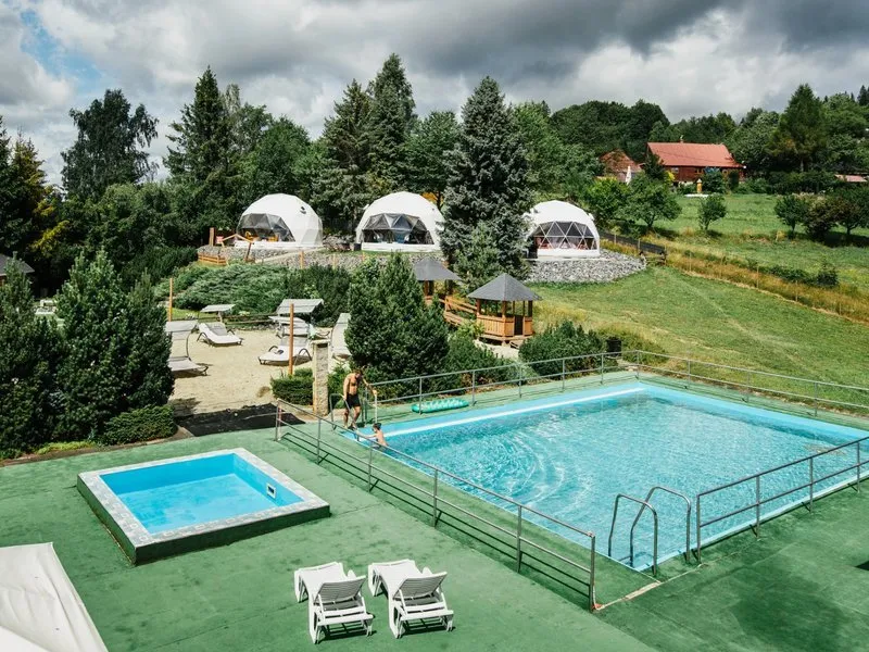 Glamping v kopuli v Beskydech