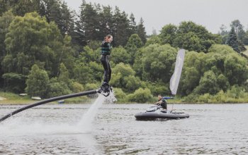 Flyboardová rozlučka se svobodou