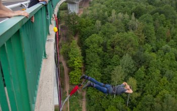 Bungee jumping z nejvyššího mostu ČR