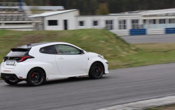 Jízda na okruhu v Toyota GR Yaris