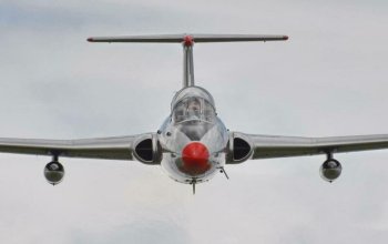 Zážitkový let ve stíhačce L-29 Delfín na Slovensku