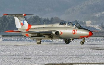 Zážitkový let ve stíhačce L-29 Delfín na Slovensku