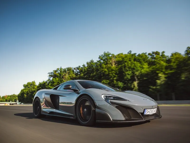 Jízda v McLarenu 675 LT