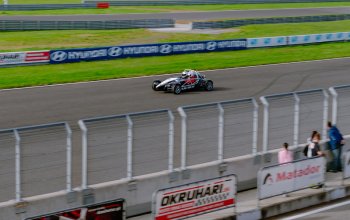 Jízda na okruhu v Ariel Atom