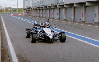 Jízda v Ariel Atom 3.5 na Masarykově okruhu