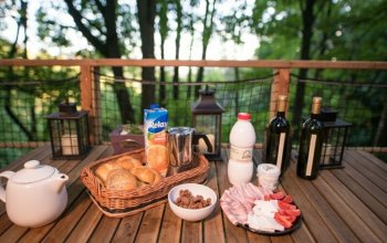 Ubytování v Treehouse pod Ještědem pro 2 + snídaně