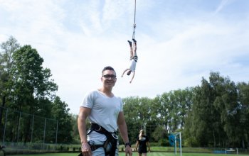 Bungee jumping až 110 metrů z jeřábu