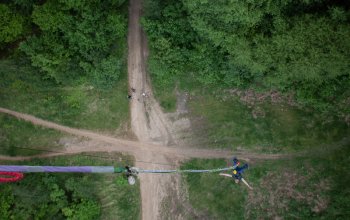 Bungee jumping z nejvyššího mostu ČR