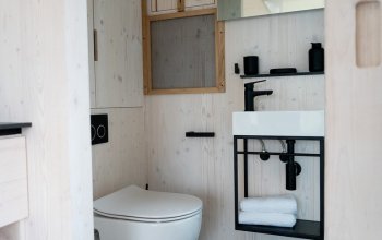 Glampingový pobyt na Slovácku: Posed u trati
