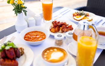 Luxusní snídaně ve Sky Bar & Restaurant, Praha