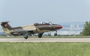 Zážitkový let stíhačkou L-29 Delfín