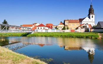 Půjčení motorového člunu na 8 hodin: Baťův kanál