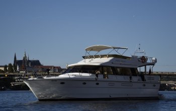Plavba na luxusní jachtě s neomezenou konzumací nápojů – dárek a zážitek