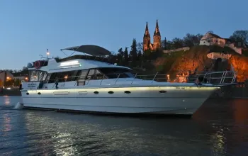 Plavba na luxusní jachtě s neomezenou konzumací nápojů