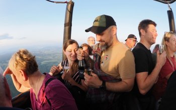 Vyhlídkový let balonem nad Pálavou + degustace vín