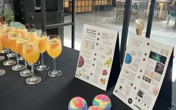 Výroba koupelnové bomby LUSH a abstraktního obrazu Výroba koupelnové bomby LUSH a abstraktního obrazu – dárek a zážitek