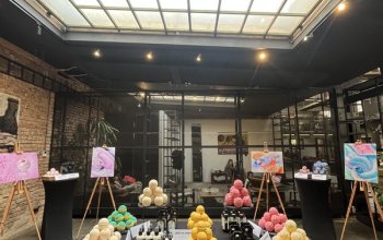 Výroba koupelnové bomby LUSH a abstraktního obrazu