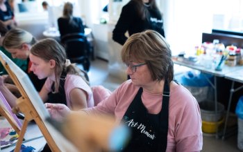 Luxusní brunch s malováním zlatými plátky