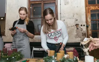 ArtMoment | Výroba adventního věnce ArtMoment | Výroba adventního věnce – dárek a zážitek