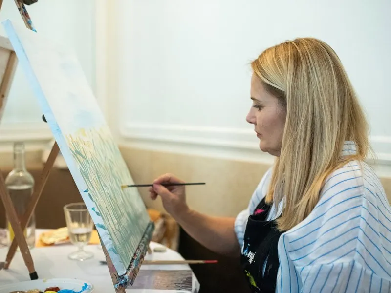 ArtMoment | Luxusní brunch s malováním zlatem