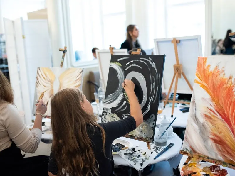 ArtMoment | Luxusní brunch s malováním zlatem