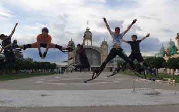 Lekce skákání na skákacích botách A-jump