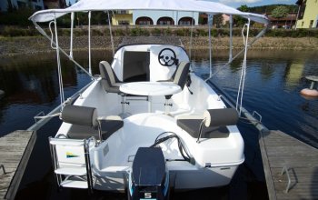 Jízda na motorovém člunu