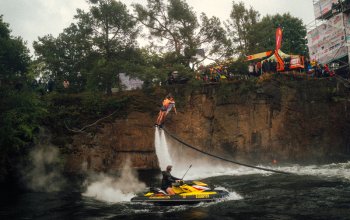 Tandemová lekce flyboardingu