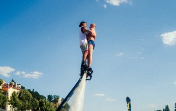 Tandemová lekce flyboardingu