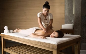 Thajská aromaterapeutická masáž Thajská aromaterapeutická masáž