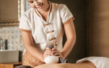 Thajská aromaterapeutická masáž Thajská aromaterapeutická masáž
