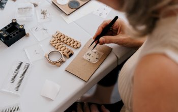 Zážitkový kurz výroby dřevěných hodinek Zážitkový kurz výroby dřevěných hodinek