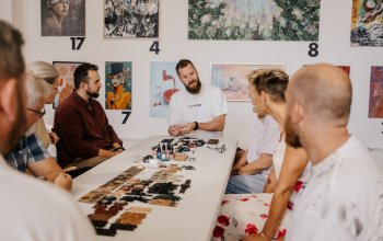 Zážitkový kurz výroby dřevěných hodinek Zážitkový kurz výroby dřevěných hodinek