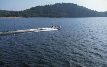Plavba s kapitánem na motorovém člunu Plavba s kapitánem na motorovém člunu