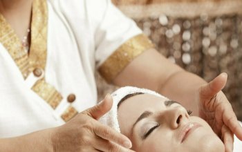 Revitalizující masáž obličeje a hlavy