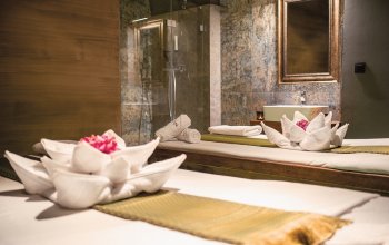 Zeštíhlující masáž + celotělový peeling a zábal