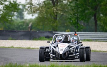 Jízda na okruhu v Ariel Atom