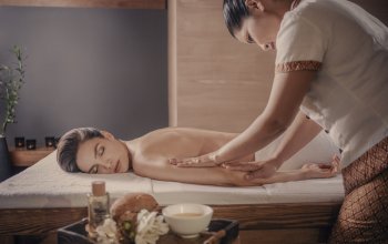 Relaxační thajská masáž arganovým olejem