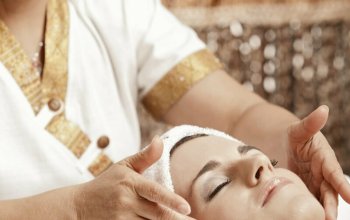 Relaxační thajská masáž konopným olejem Relaxační thajská masáž konopným olejem