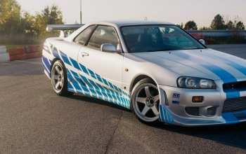 Jízda na polygonu v legendě Nissan Skyline