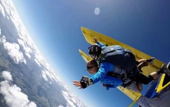 Tandemový seskok padákem