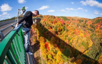 Bungee jumping z nejvyššího mostu ČR