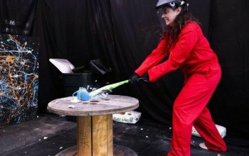 Destrukční terapie v rage roomu v Praze