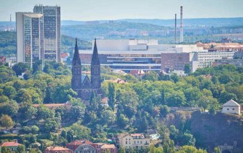 Večeře s koktejlovým párováním 50 metrů nad Prahou