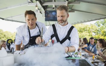 Tapas & Cava ve výšce nad Prahou